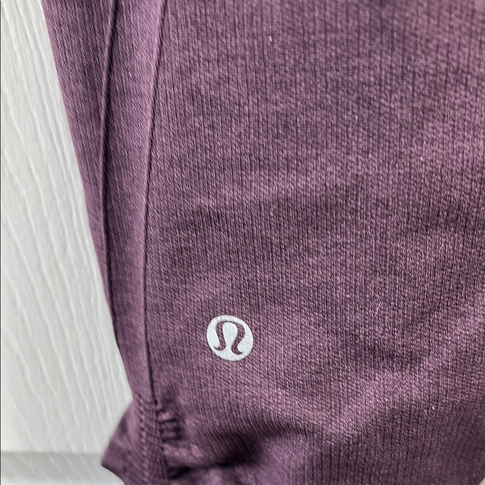 Lululemon in the flow cropped leggings - Picture 4 of 9